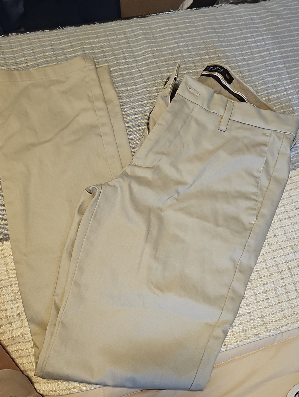 Dockers Men's Light Tan Chino Pants